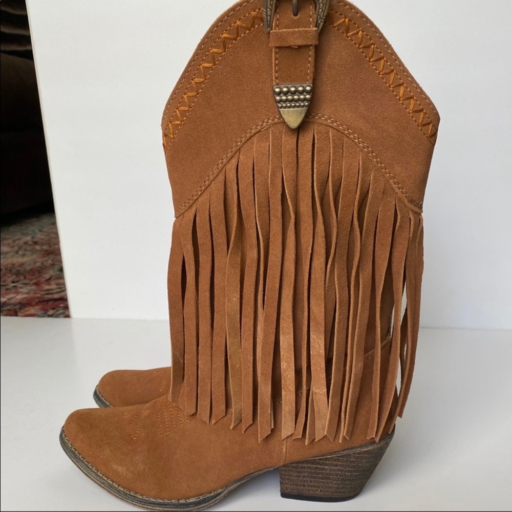 VERY VOLATILE Fringe Suede Western Boots